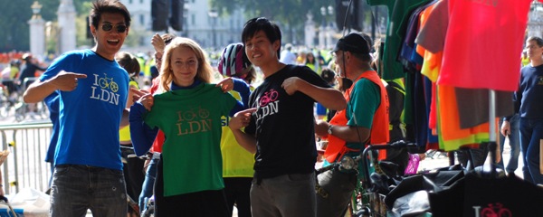 É notícia em Londres: camisetas para os ciclistas se sentirem mais seguros