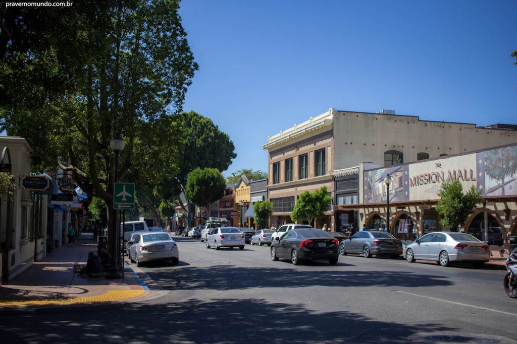 San Luis Obispo, conhecida como SLO, é uma cidade universitária, cheio de gente jovem, bares, restaurantes e lojinhas legais. Foi uma das boas surpresas de cidades que acabaram entrando no roteiro ao acaso